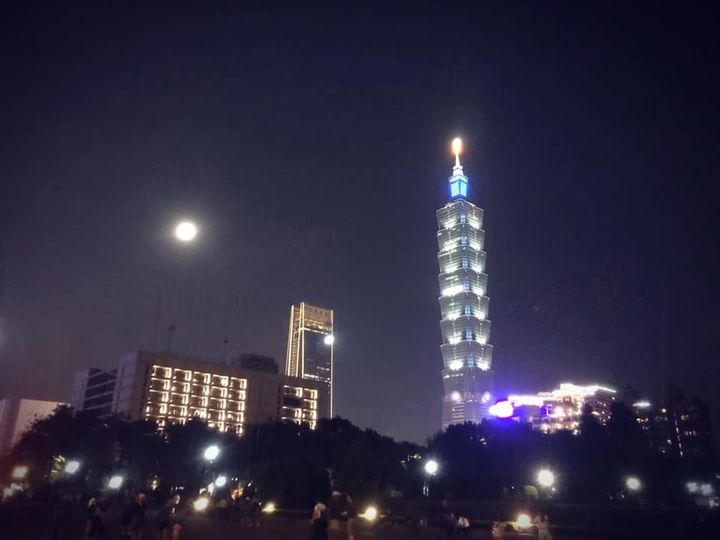 願大家都有個美好的中秋